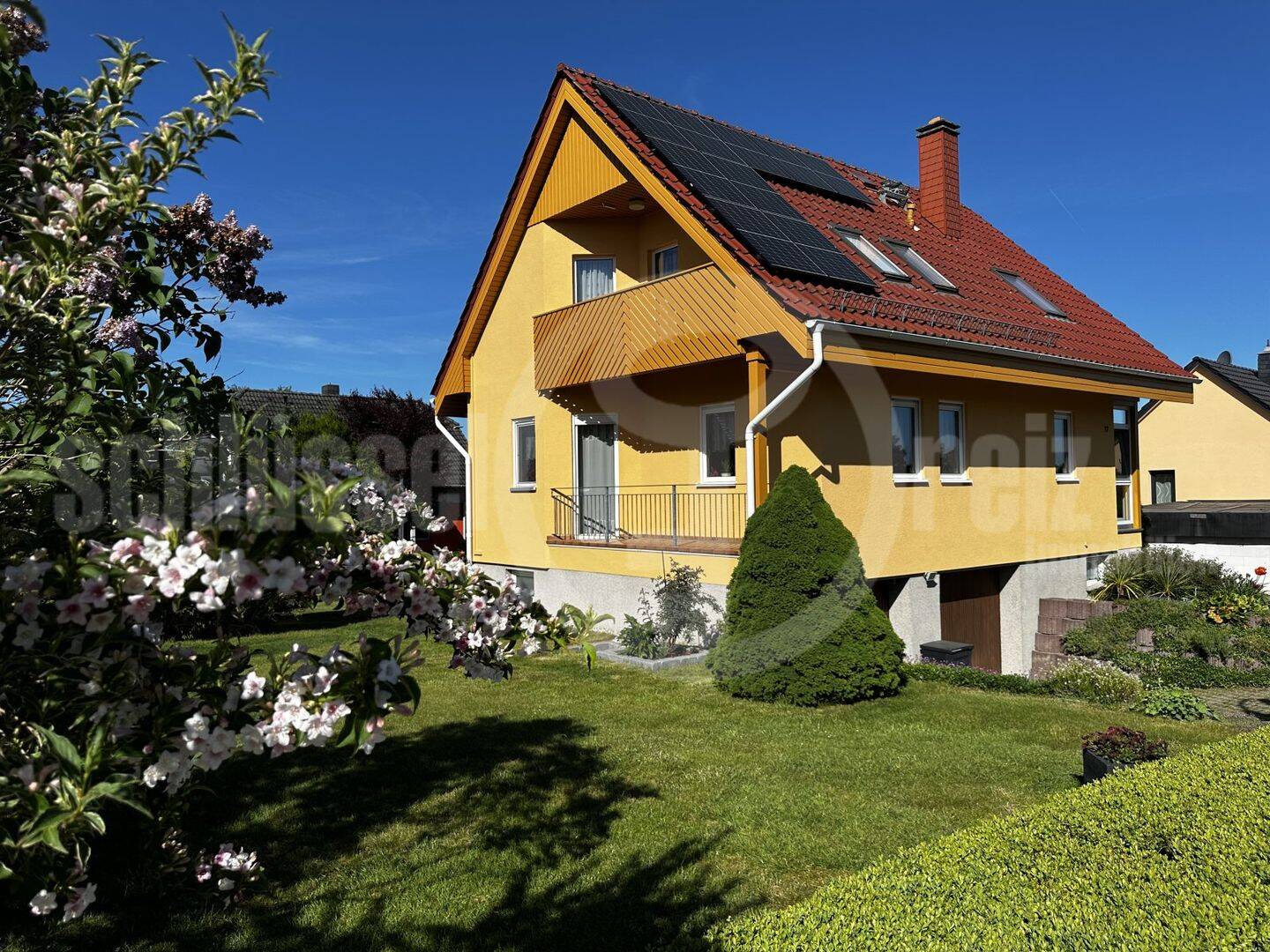 *Modernes Einfamilienhaus mit zukunftsweisender Technik: Wärmepumpe, Solaranlage, Wallbox – Komfort und Naturidylle vor den Toren Dresdens!*, 1896 Lichtenberg