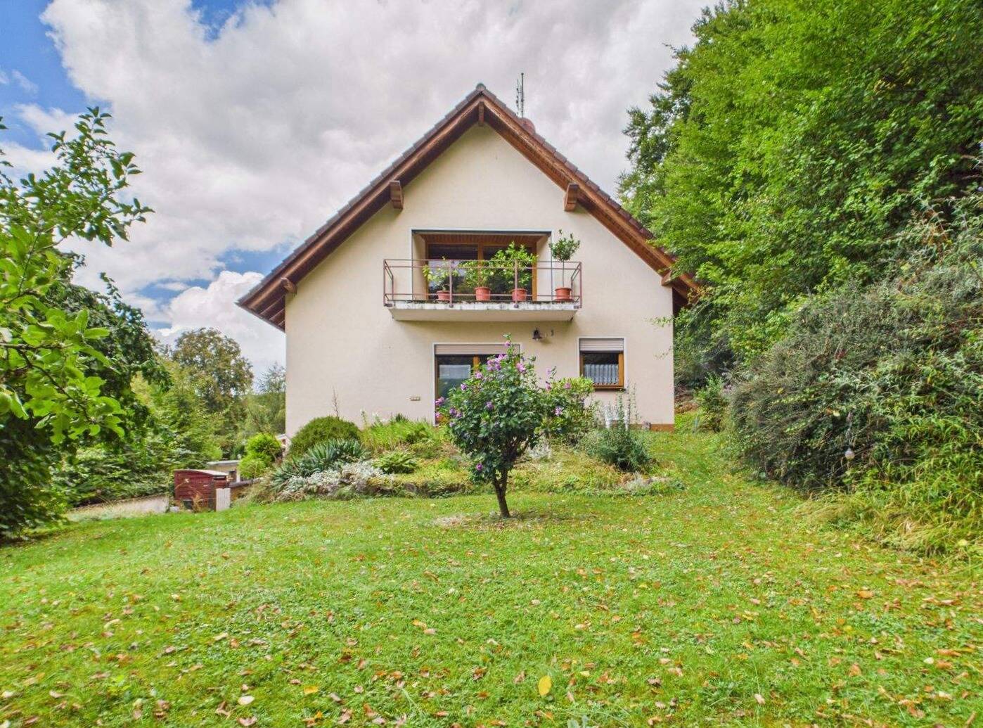 Zwei idyllische Einfamilienhäuser am Waldrand von Greifenstein-Ulm, 35753 Greifenstein