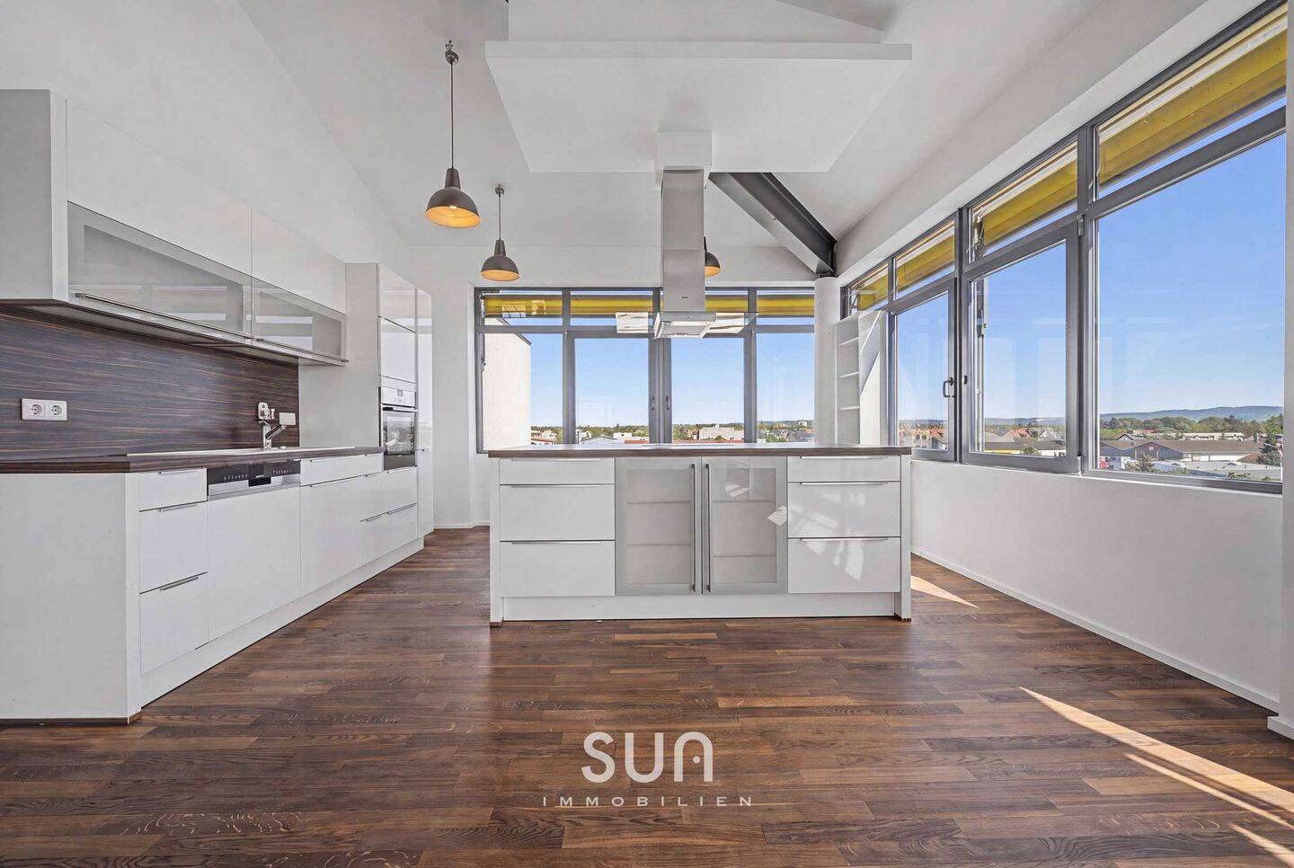 LUXUS-PENTHOUSE AM FELDRAND – 360° Panorama, Galerie & Klima, 64347 Griesheim