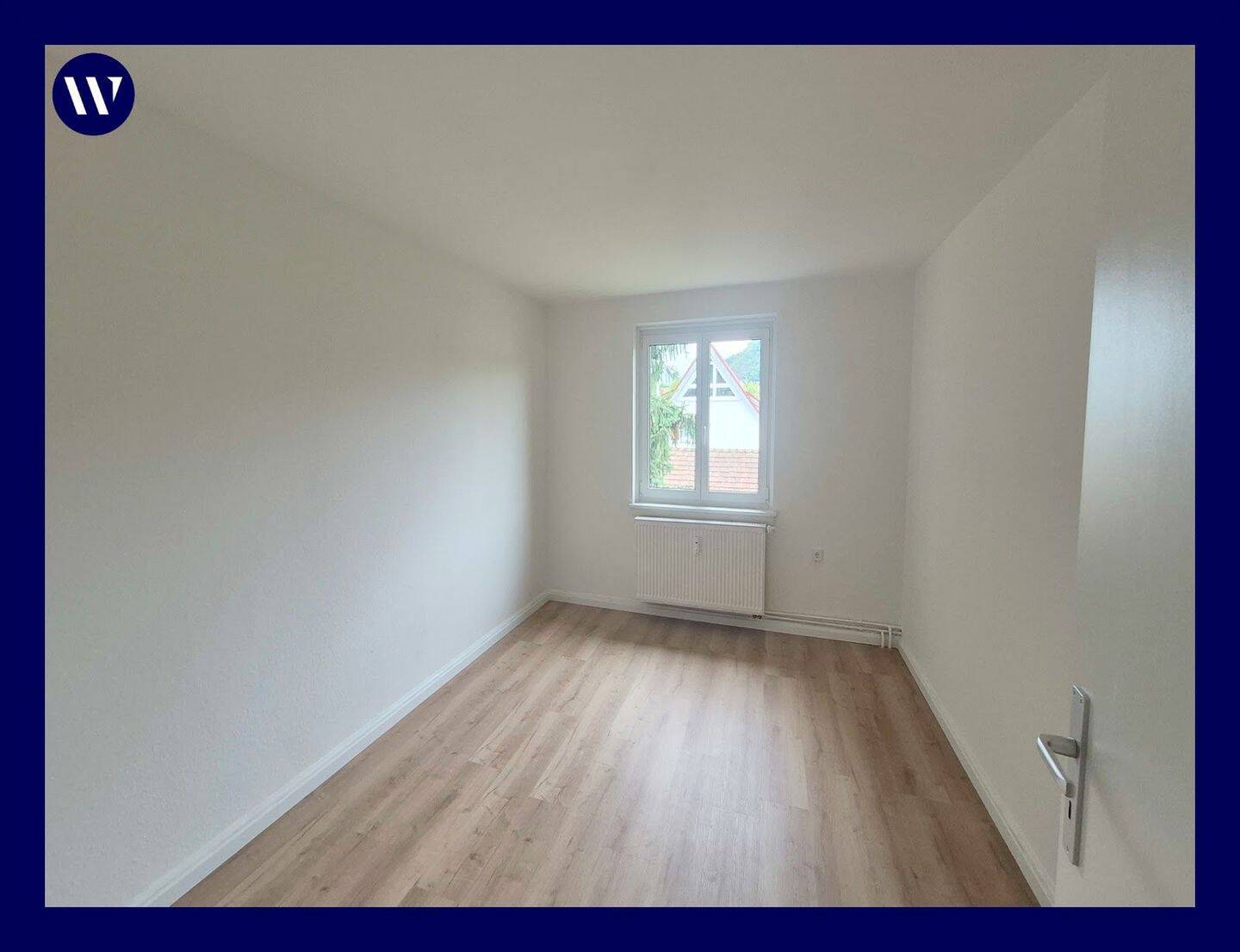 Helle 2-Zimmer-Wohnung – renoviert, guter Schnitt, Essküche, Tageslichtbad mit Wanne, 78224 Singen (Hohentwiel)