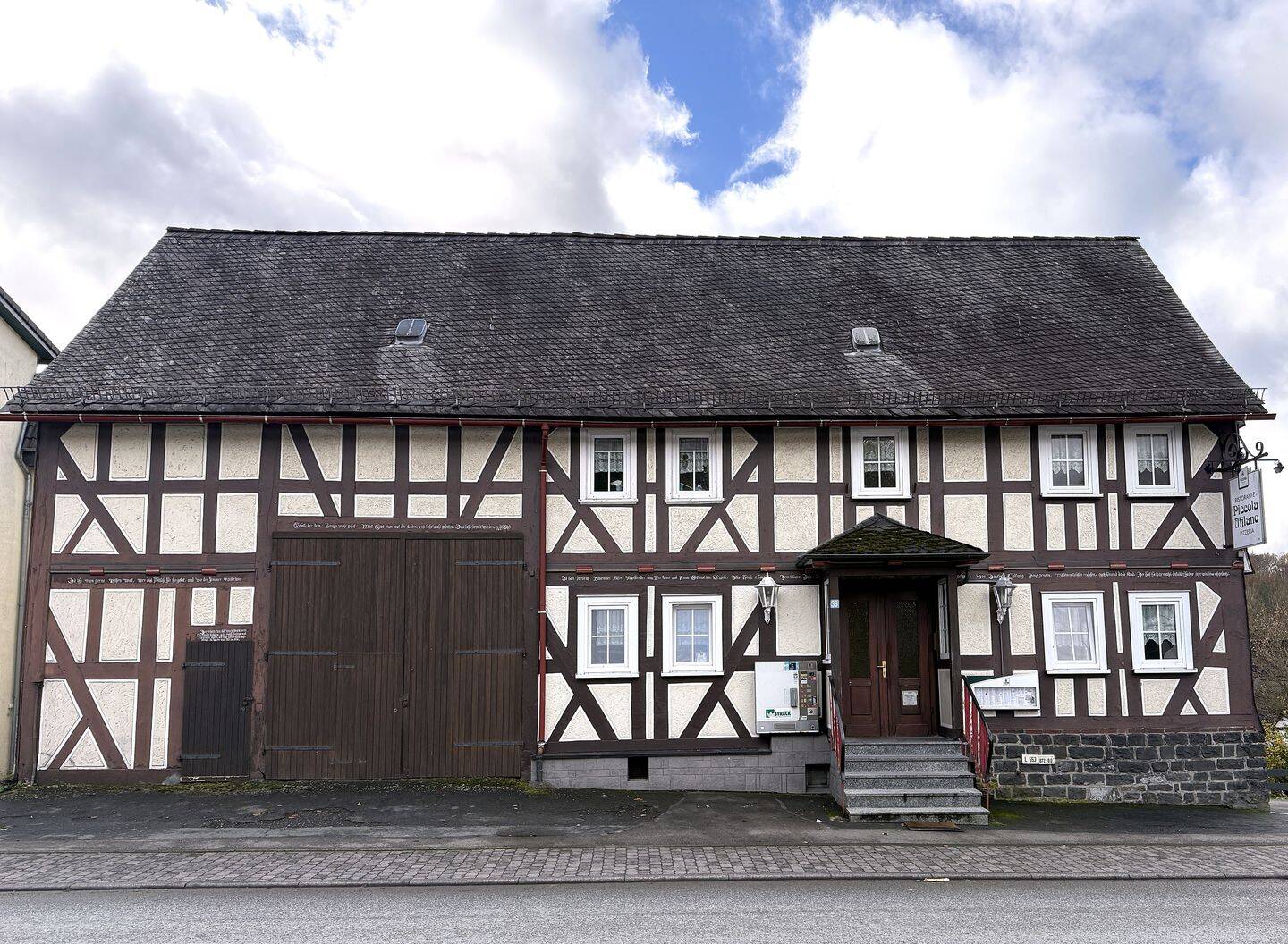 Wohn- und Geschäftshaus in zentraler Lage in Hatzfeld (Eder), 35116 Hatzfeld (Eder)