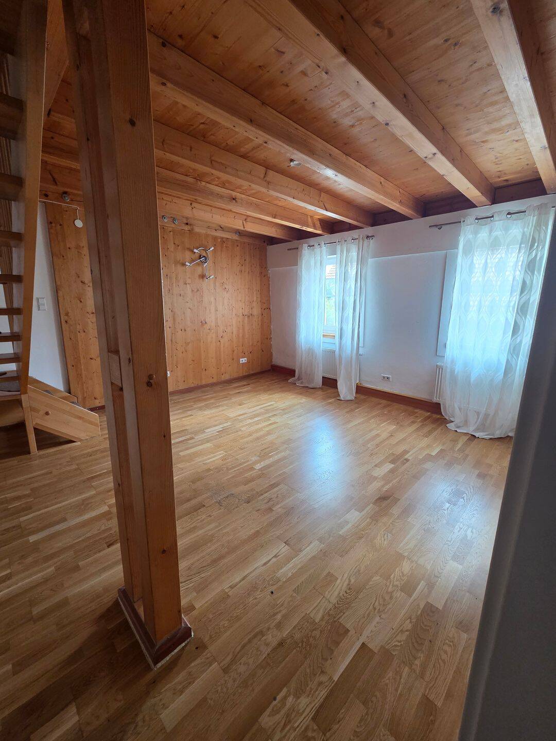 Eine große 3 Zi. DG Maisonette-Wohnung – Zentral in Michelfeld, 74545 Michelfeld