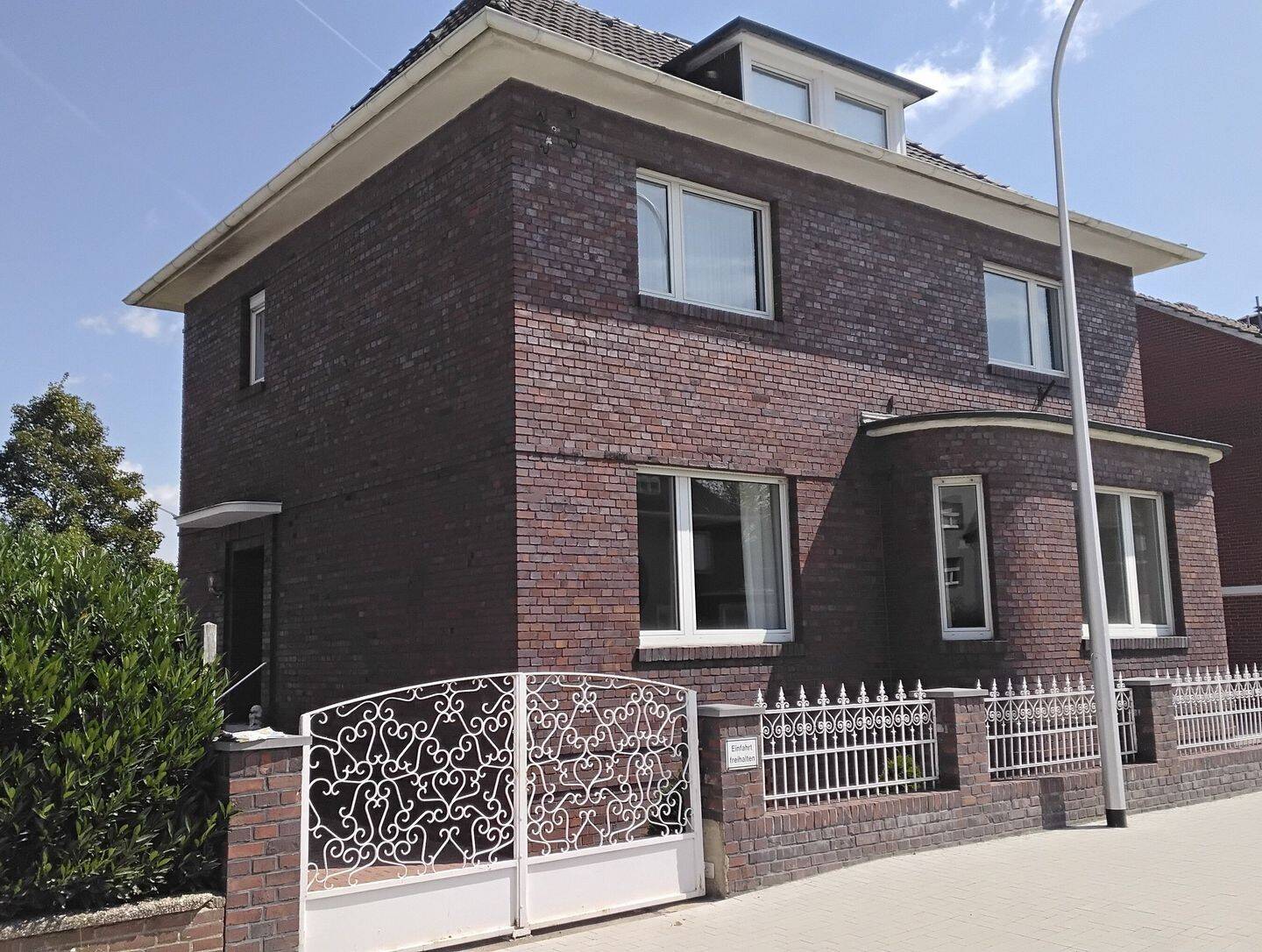 ***BÜSCHER IMMOBILIEN*** Stilvolle Stadtvilla mit Wintergarten, Kamin und Ausbaureserve in zentrumsnaher Wohnlage von Gronau, 48599 Gronau (Westf.)