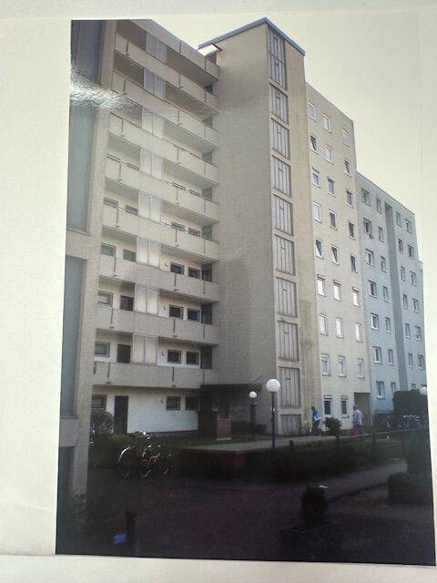 Barrierefreie , helle Zweizimmerwohung im Mehrfamilienhaus in Viernheim zu verkaufen – 68519 Viernheim – Bild 1 von 3