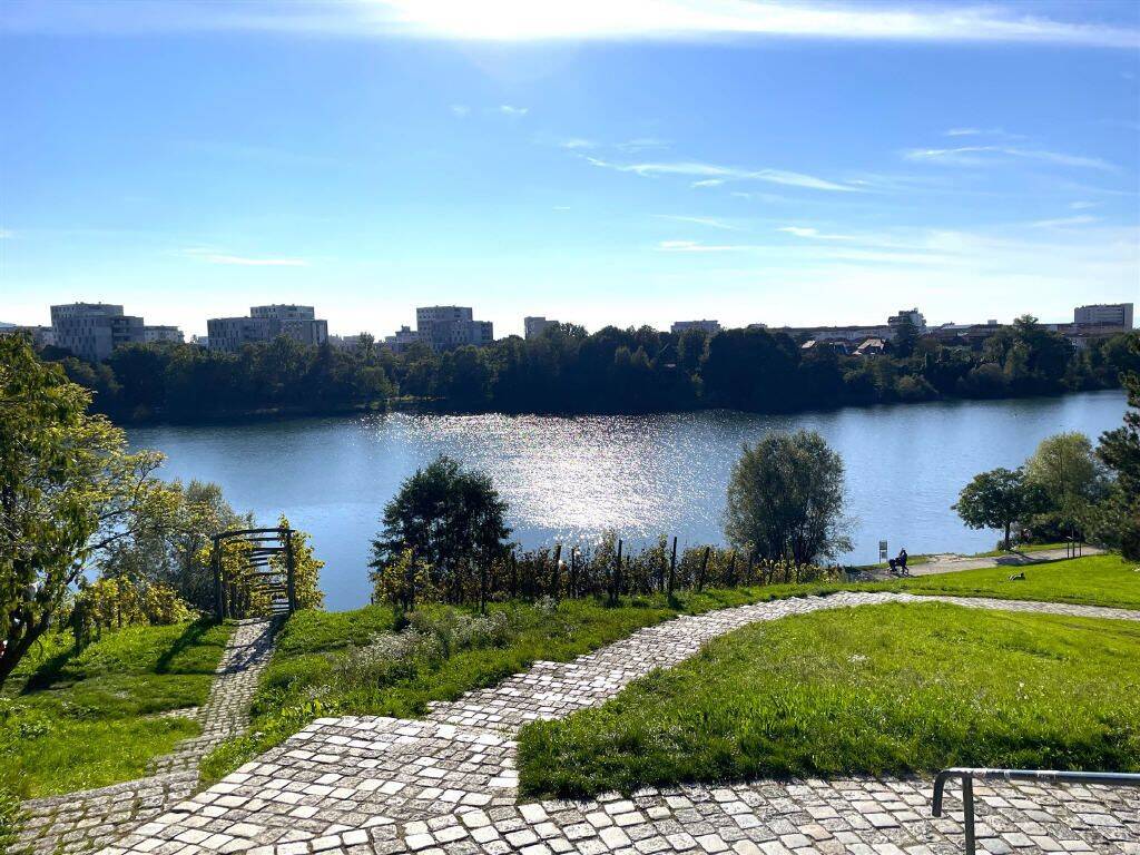 Handwerker aufgepasst! Renovierungsbedürftige ETW Nähe Seepark, 79110 Freiburg im Breisgau (Betzenhausen Brühl Landwasser Lehen Mooswald)