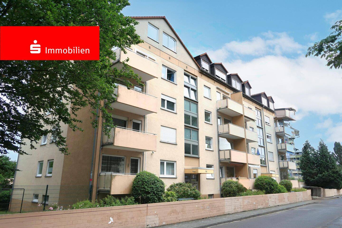 Bezugsfreie 3-Zimmer-Wohnung zum Renovieren, inkl. Garage, Hattersheim, kein Hochhaus, 65795 Hattersheim am Main