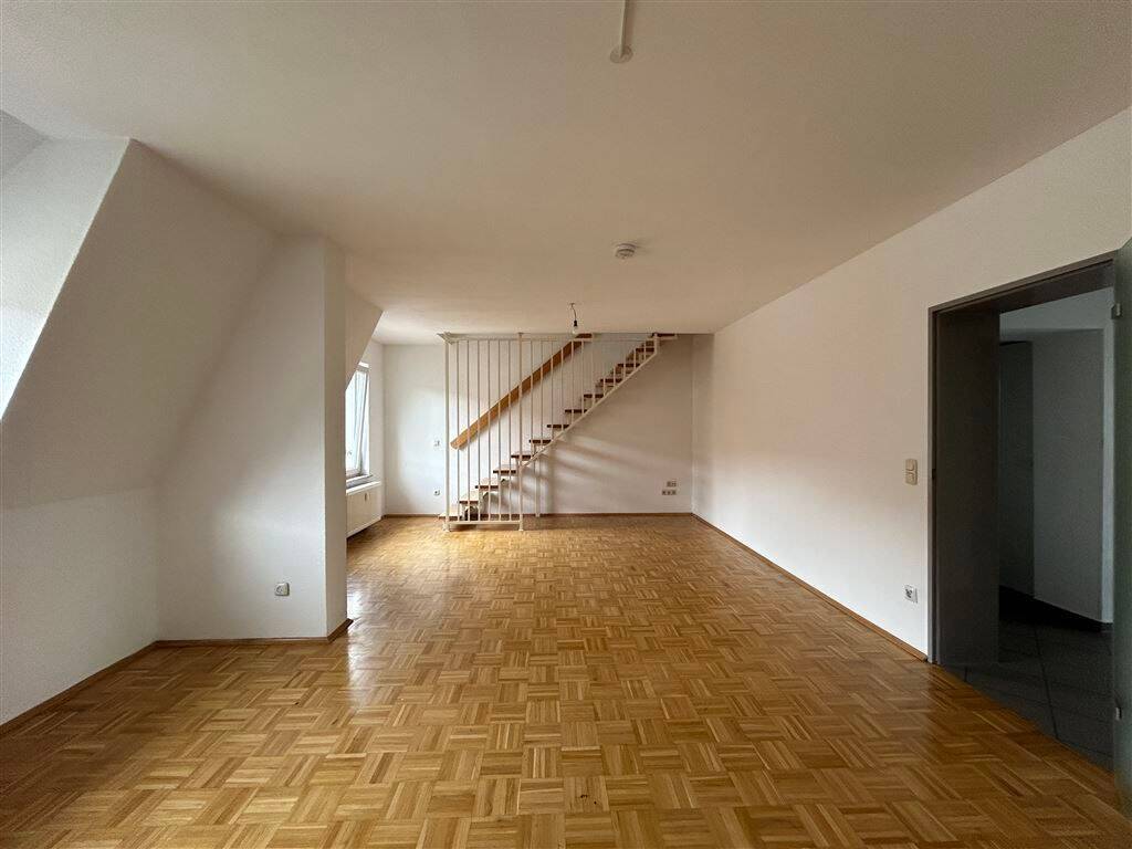 Altbaucharme in Kray! 2-Zi-Maisonetten-Whg mit Balkon, 45307 Essen (Kray Leithe)