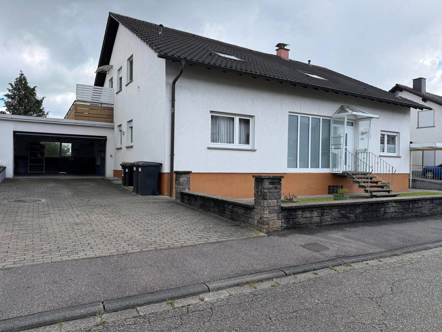 Anspruchsvolles Wohnen in Bestlage – Zweifamilienhaus mit Charakter und Raum für Visionen!, 75015 Bretten