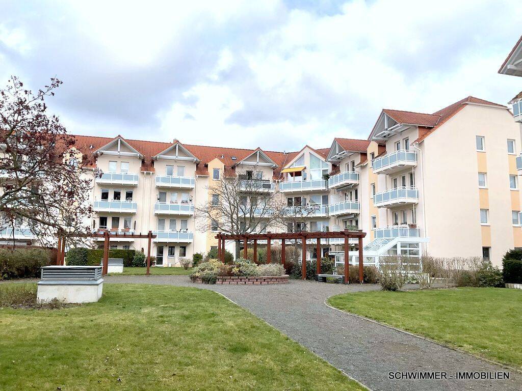 Attraktive DG-Wohnung bei Leipzig: 3 Zimmer, Balkon, TG & großer Speicher, 4451 Borsdorf