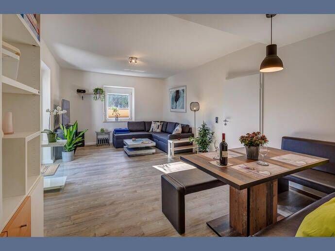 Möbliert: 3-Zimmer-Wohnung in Ramersdorf, 81735 München (Berg am Laim Ramersdorf-Perlach Trudering-Riem)