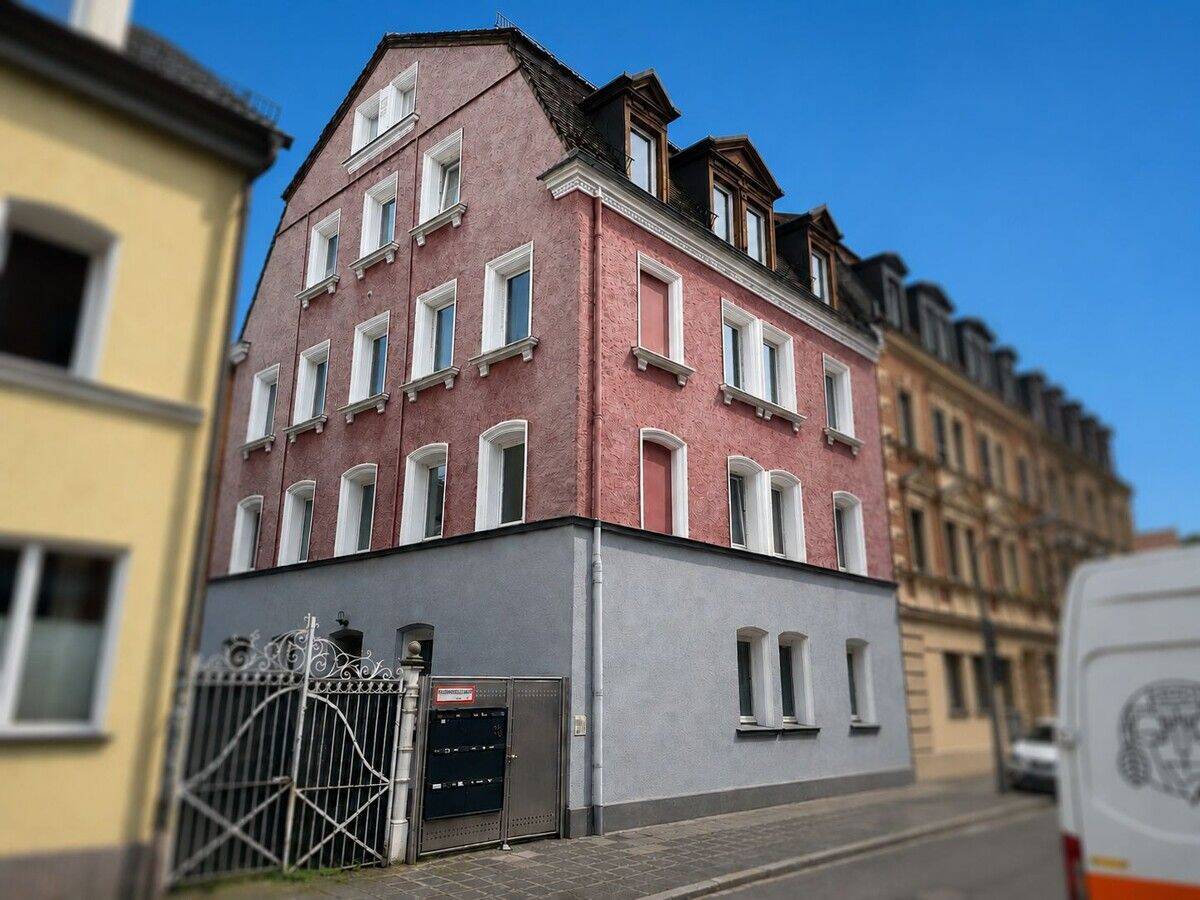 Cashflow. Abschreibung. Entwicklungspotenzial. Mehrfamilienhaus mit 11 Einheiten in NÜ-Gostenhof, 90429 Nürnberg
