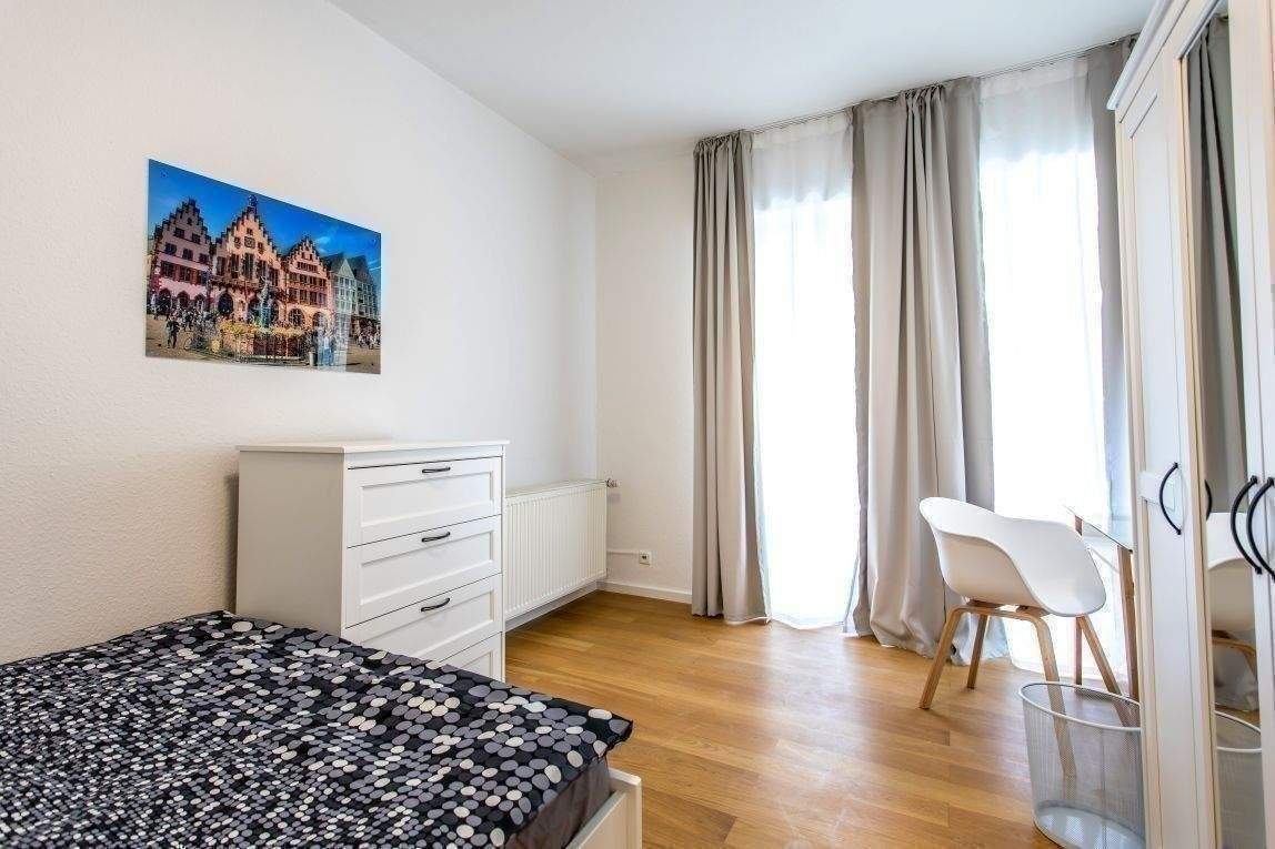 Ab 15.08.2026 – möbliertes Zimmer in moderner 10er WG – nähe Uni Riedberg frei, 60437 Frankfurt am Main