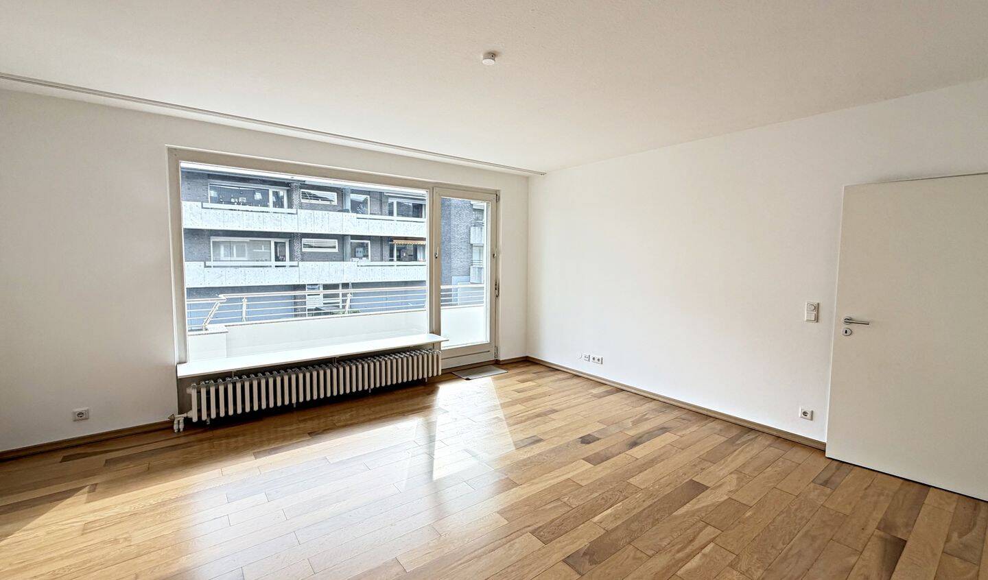 Attraktive Wohnkombination: Familienwohnung mit modernisiertem Studio & Garage, 40547 Düsseldorf (Lörick Niederkassel Oberkassel)