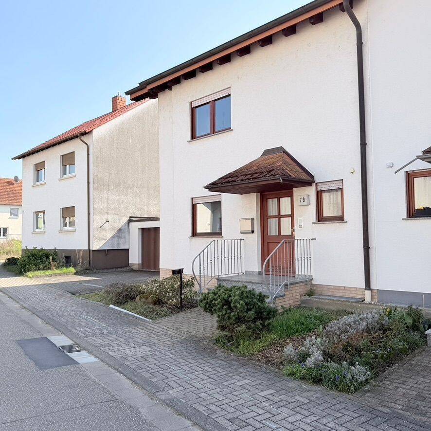 Top Lage in St. Leon, Gepflegtes Einfamilienhaus , Keller und Dachstudio – sehr geräumig- bezugsbereit – Ansehen lohntt sich, 68789 St. Leon-Rot (Sankt Leon)