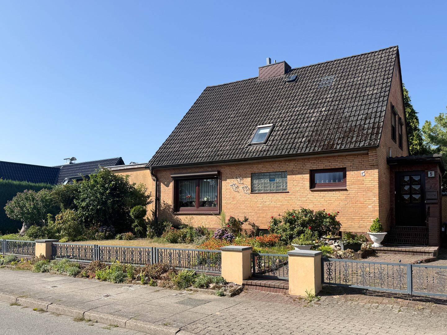 Familienfreundliches Einfamilienhaus mit Garten, Garage und viel Stauraum, 25421 Pinneberg