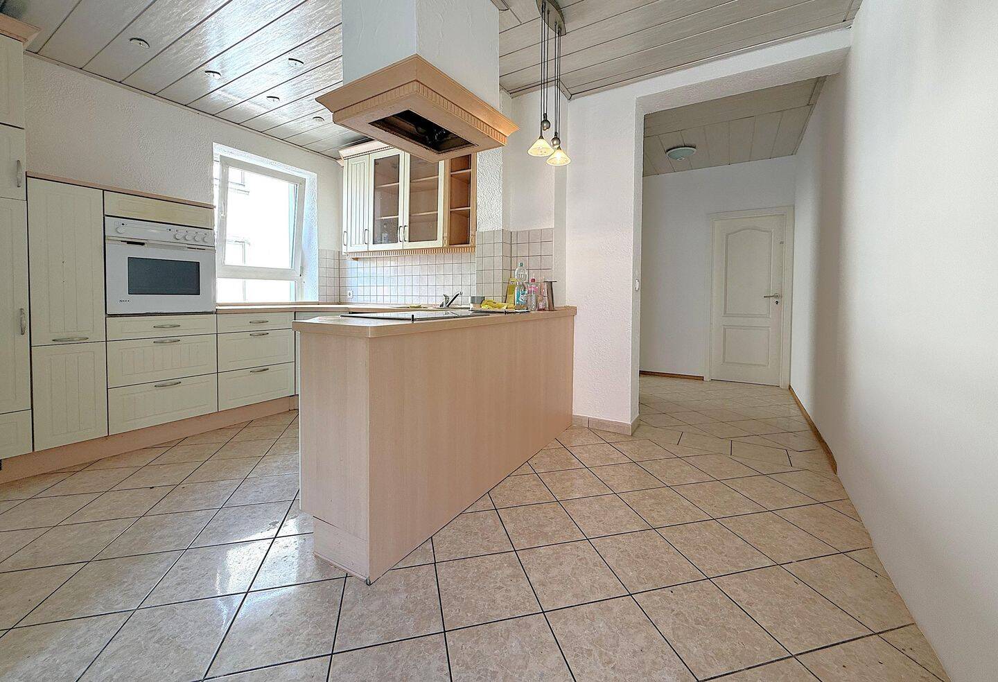 Solides Mehrfamilienhaus in attraktiver stadtnaher Lage – ideal für Investoren und Eigennutzer, 91301 Forchheim