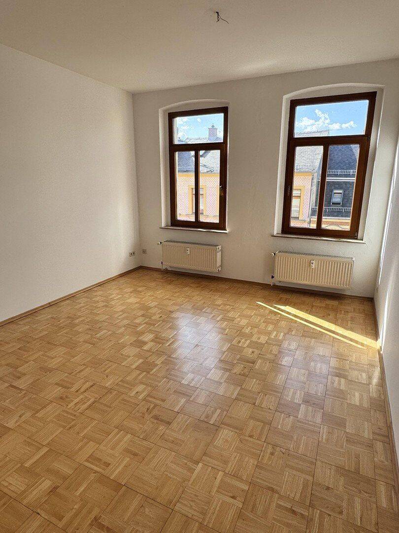 Helle 2-Zimmer-Wohnung mit Balkon & EBK in ruhiger Lage – ideal für Singles, 8393 Meerane