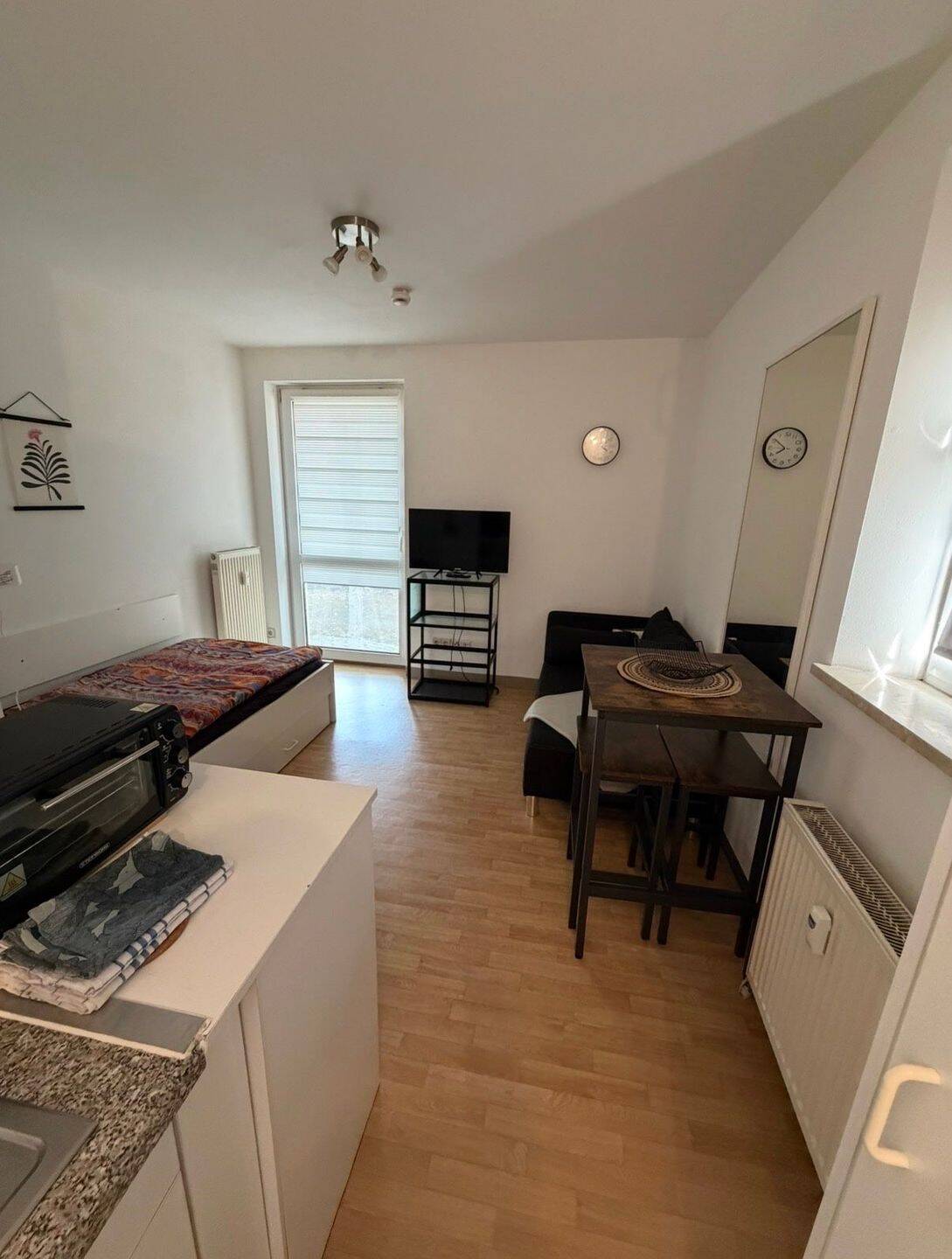 Nachmieter gesucht für möbliertes Apartment, 93053 Regensburg (Galgenberg Kasernenviertel Kumpfmühl-Ziegetsdorf-Neuprüll Oberisling-Graß)