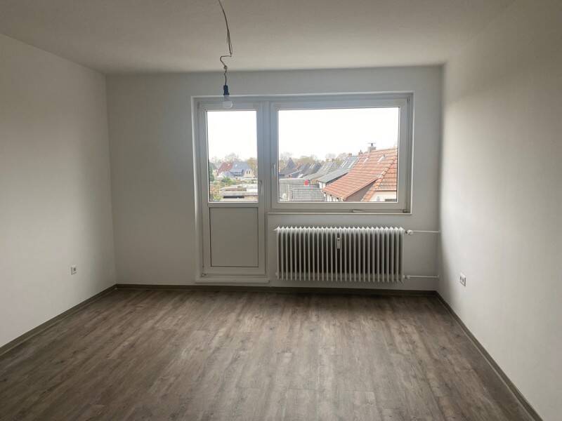Helle 4-Zimmer-Wohnung mit Balkon, 28309 Bremen (Hemelingen Sebaldsbrück)