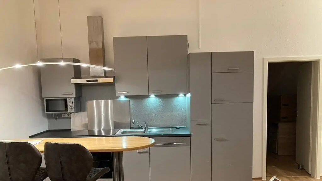 Charmante, klimatisierte Dachgeschosswohnung mit Weitblick im Herzen von Trier, 54290 Trier (Innenstadt Trier-Süd)