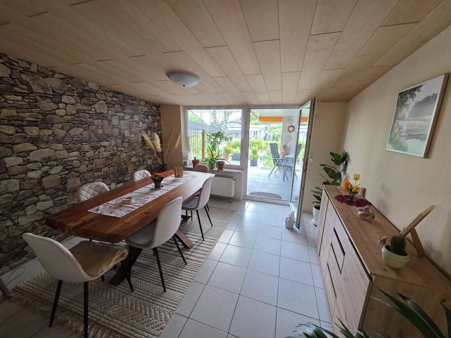+ Tolles 2-FH mit großem Garten + Garage + mögl. Ausbaureserve + ruhige Lage von Bietigheim +, 76467 Bietigheim