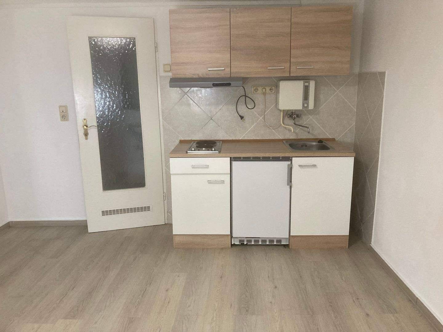 Trier-Pfalzel ! Nettes Appartement in ruhiger zentraler Lage im Stadtteil Pfalzel zu vermieten !, 54293 Trier