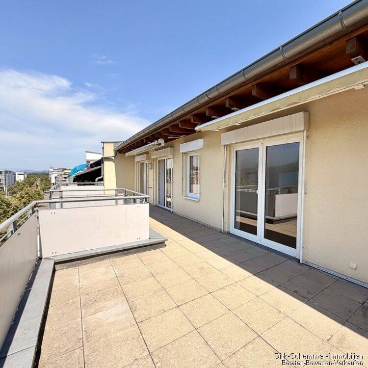 Wohntraum, helle Attikawohnung mit 3 Terrassen, 79111 Freiburg im Breisgau