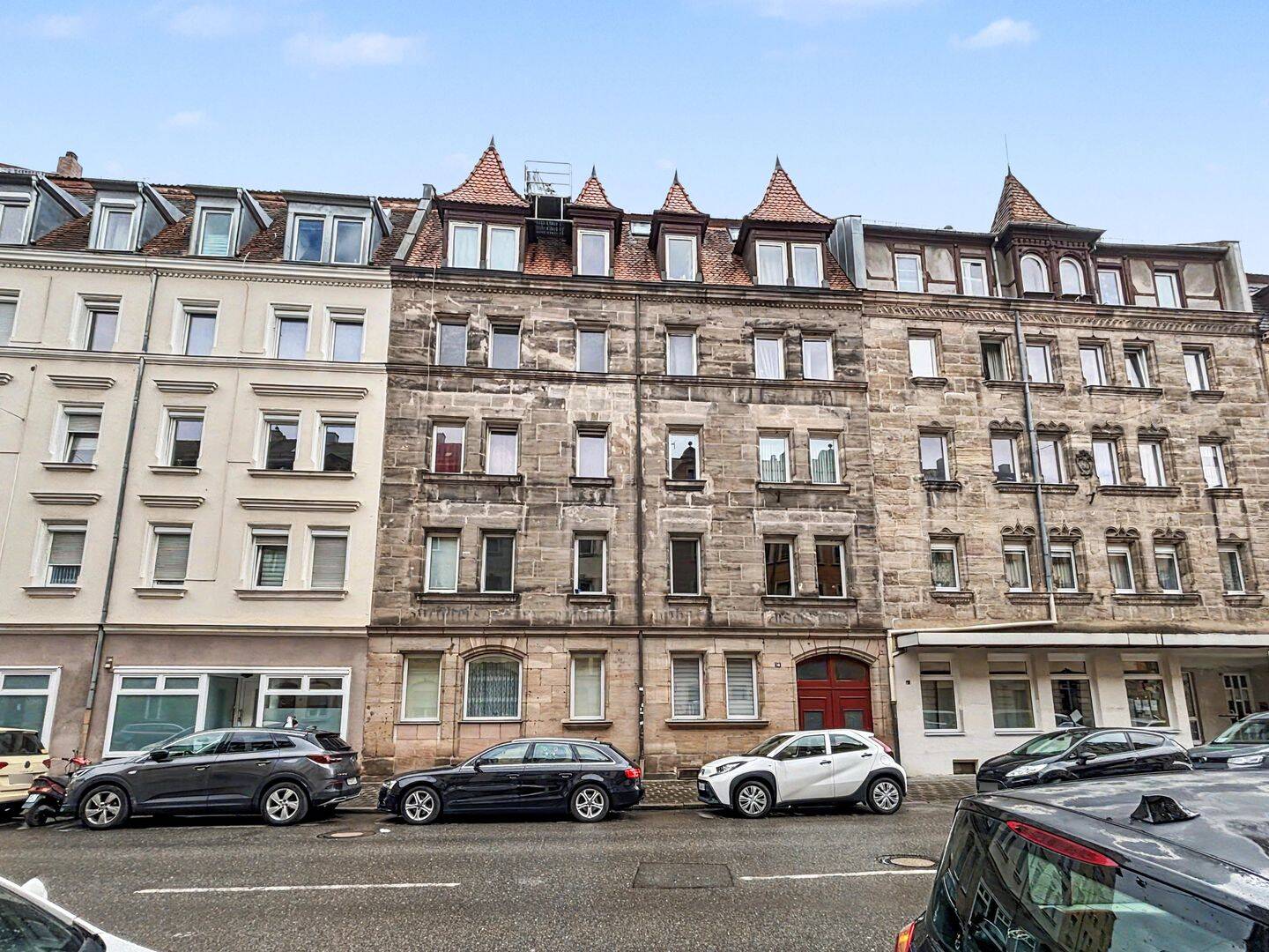 Attraktive 5-Zimmer-Dachgeschosswohnung mit ca.108 m² – vermietet & zentral in Fürth, 90763 Fürth (Südstadt Weikershof)