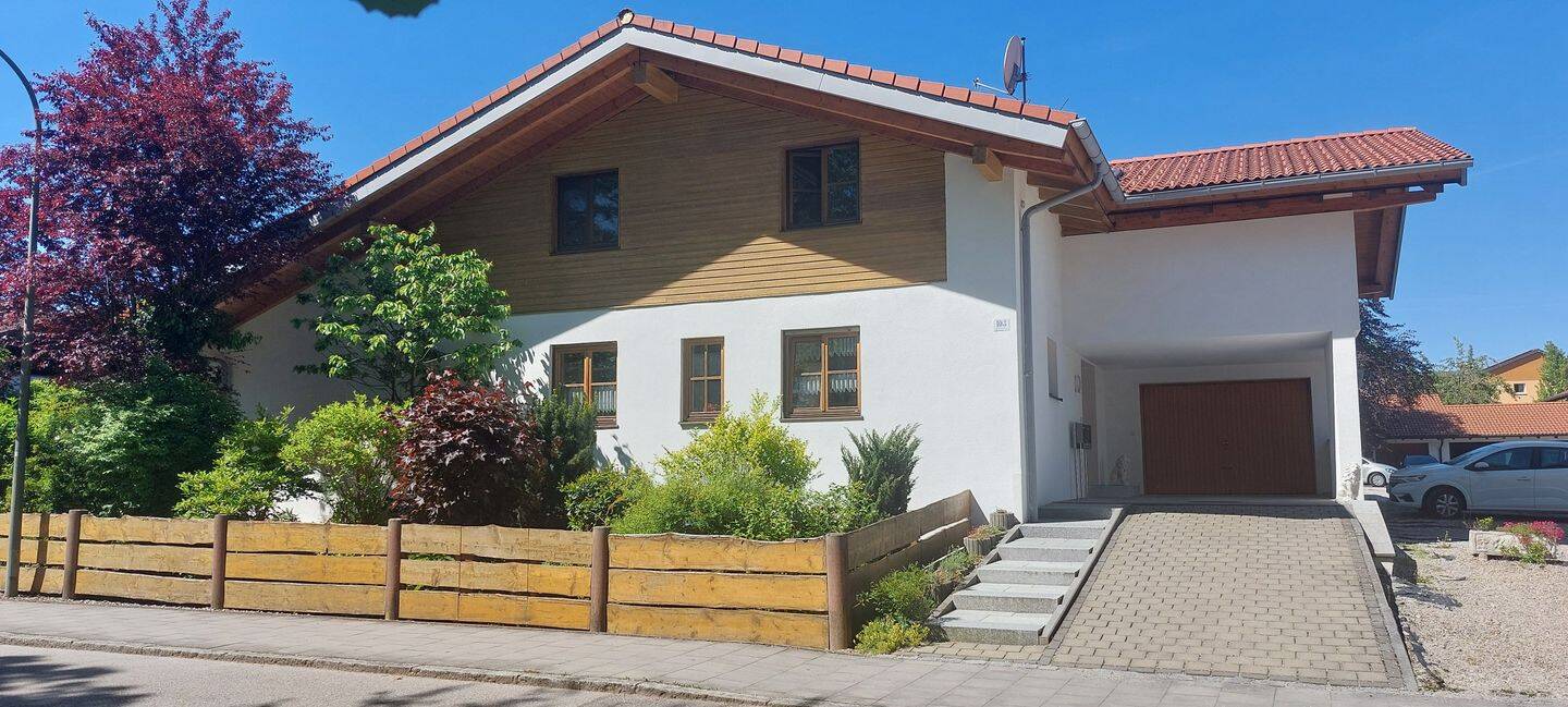 Schön gelegene 3 Zimmer Wohnung mit Küche, Diele und Bad in Geretsried/Kreis Bad Tölz-Wolfratshausen, 82538 Geretsried