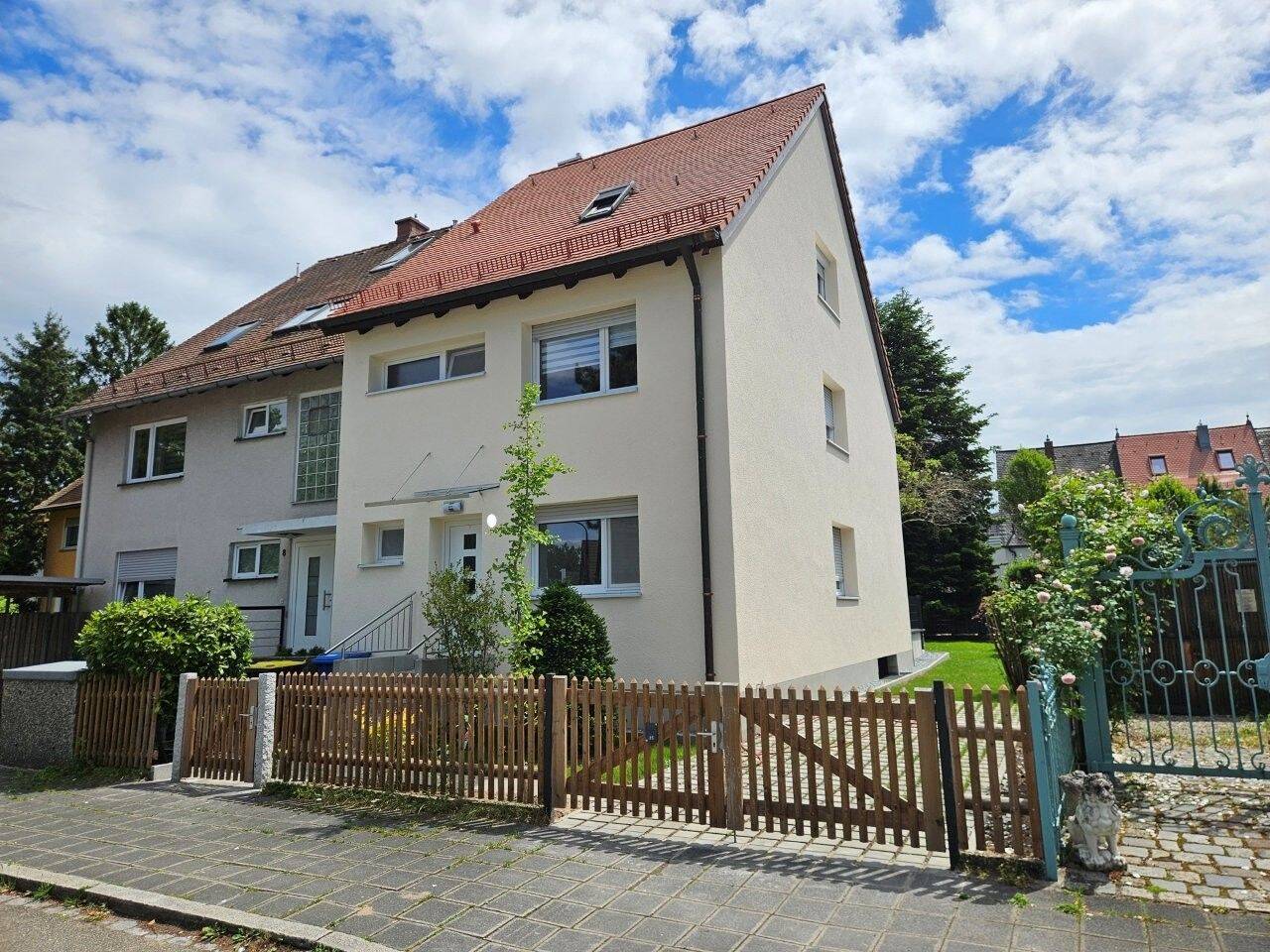 Sehr gepflegte und renovierte Doppelhaushälfte in 90411 Nürnberg/Ziegelstein, 90411 Nürnberg