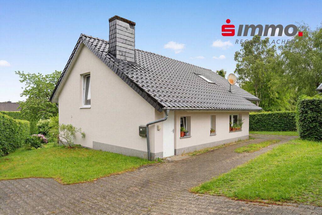 Freistehendes Einfamilienhaus mit Garage, 52156 Monschau