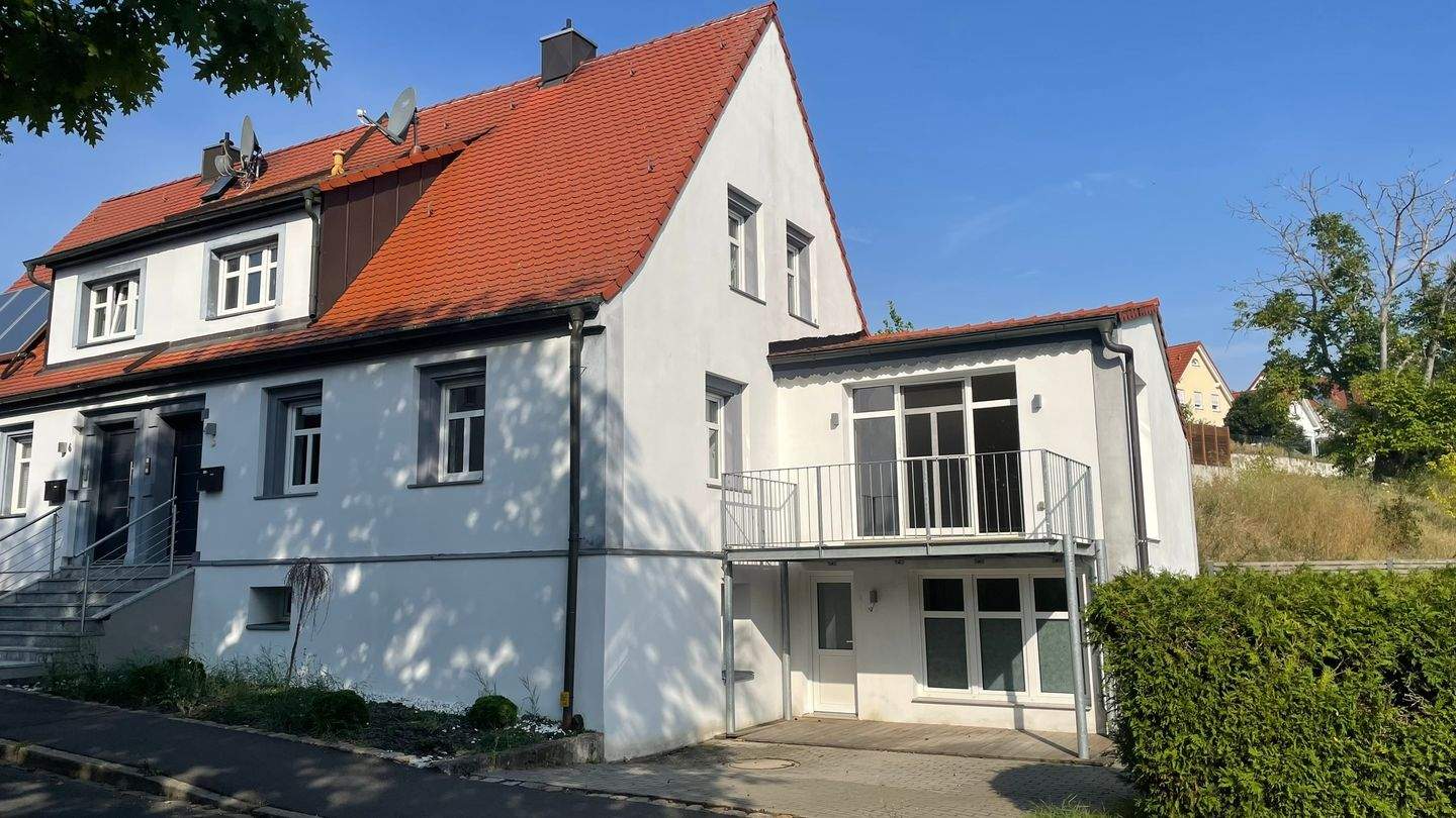 Moderne Doppelhaushälfte in Forchheim/Burk, 91301 Forchheim