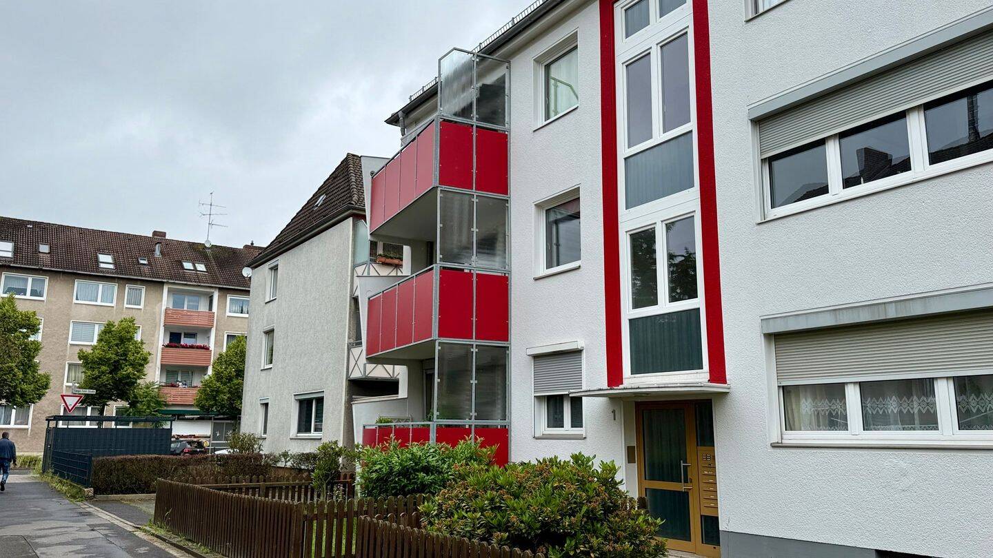 Grundlegend sanierte u. vermietete 3-Zi.-ETW im 1. OG mit Balkon direkt im Herzen von Letter, 30926 Seelze