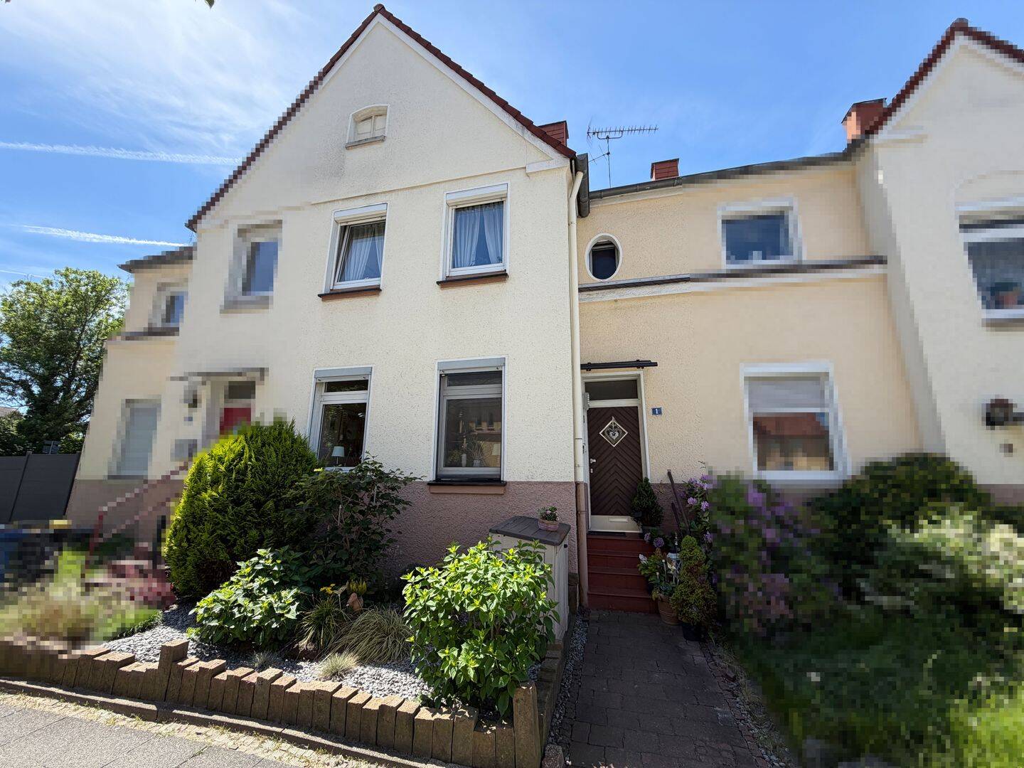 Gepflegtes Reihenmittelhaus mit einem vielseitig angelegten Garten in beliebter Wohnlage!, 45327 Essen (Katernberg Stoppenberg)