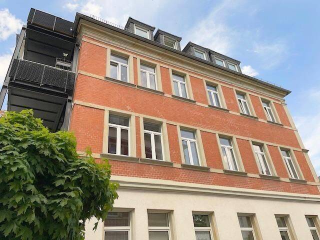 Ab August 2026: Hübsche, kleine 3-Zimmer-Wohnung mit Laminatboden, separater Küche & Badewanne, 1157 Dresden