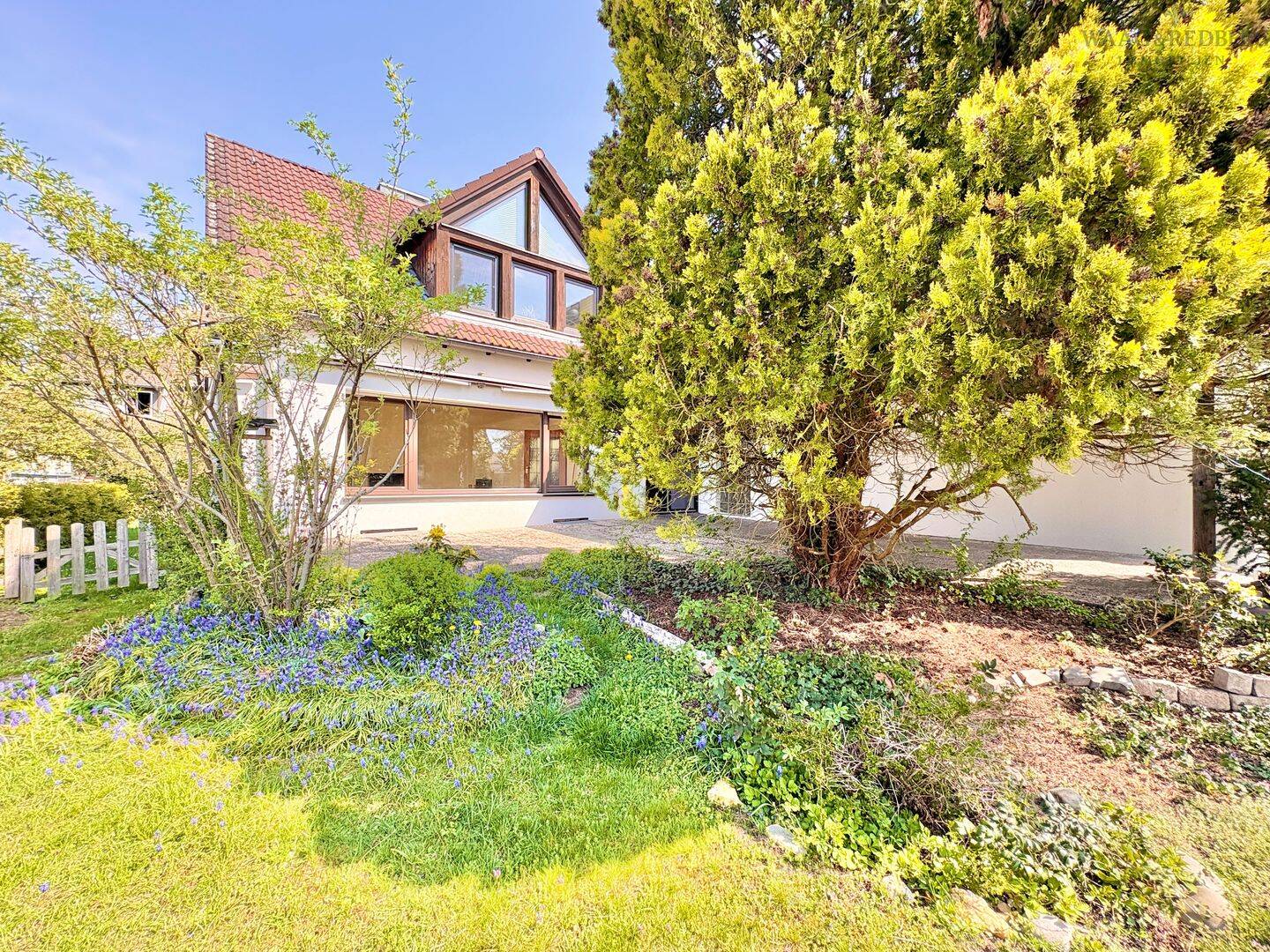 Viel Platz & Potenzial: Zweifamilienhaus mit Garten, 90556 Cadolzburg