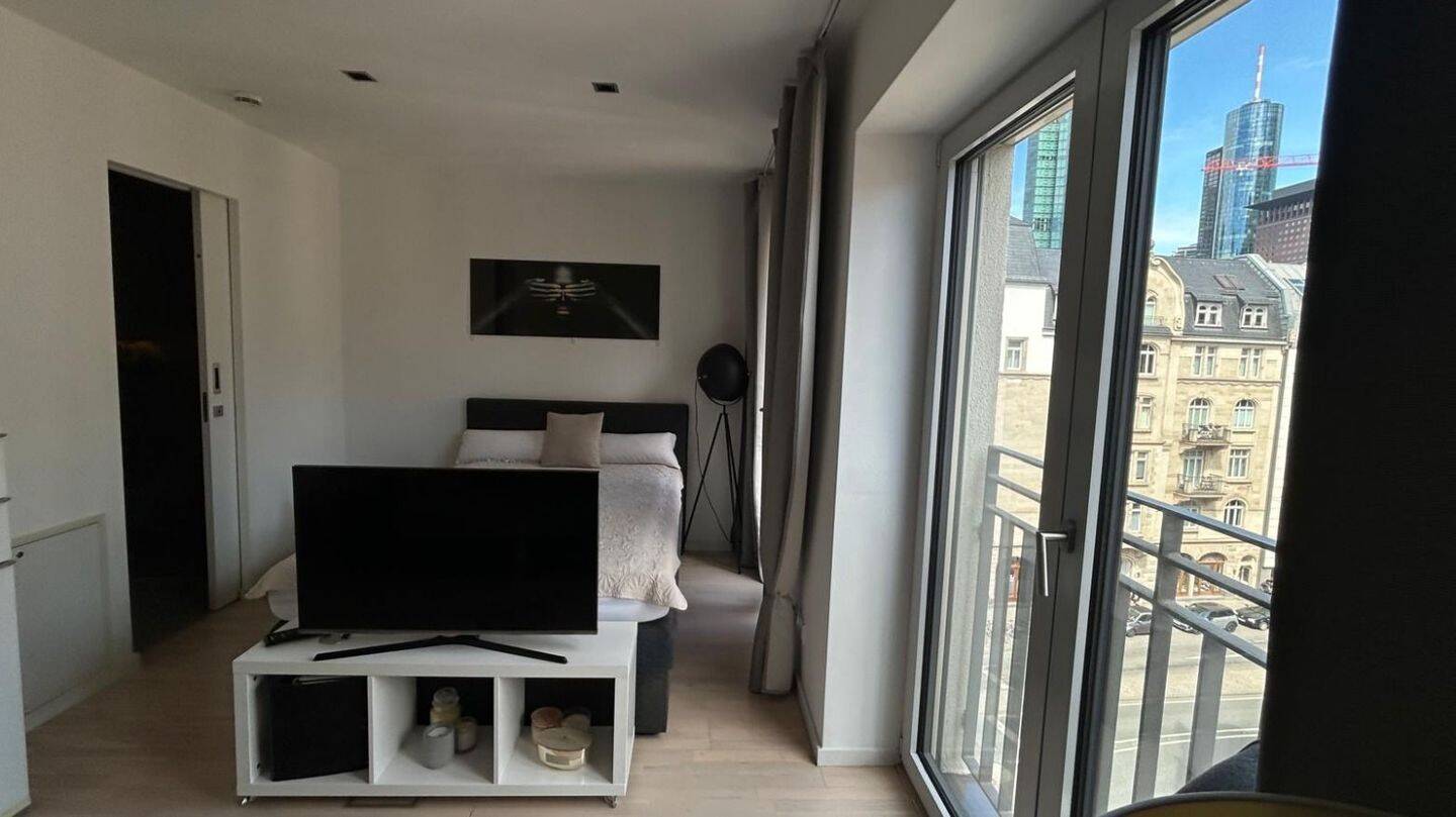 Helles möbliertes Apartment mit Fußbodenheizung, 60329 Frankfurt am Main (Bahnhofsviertel Gallus Gutleutviertel Innenstadt)