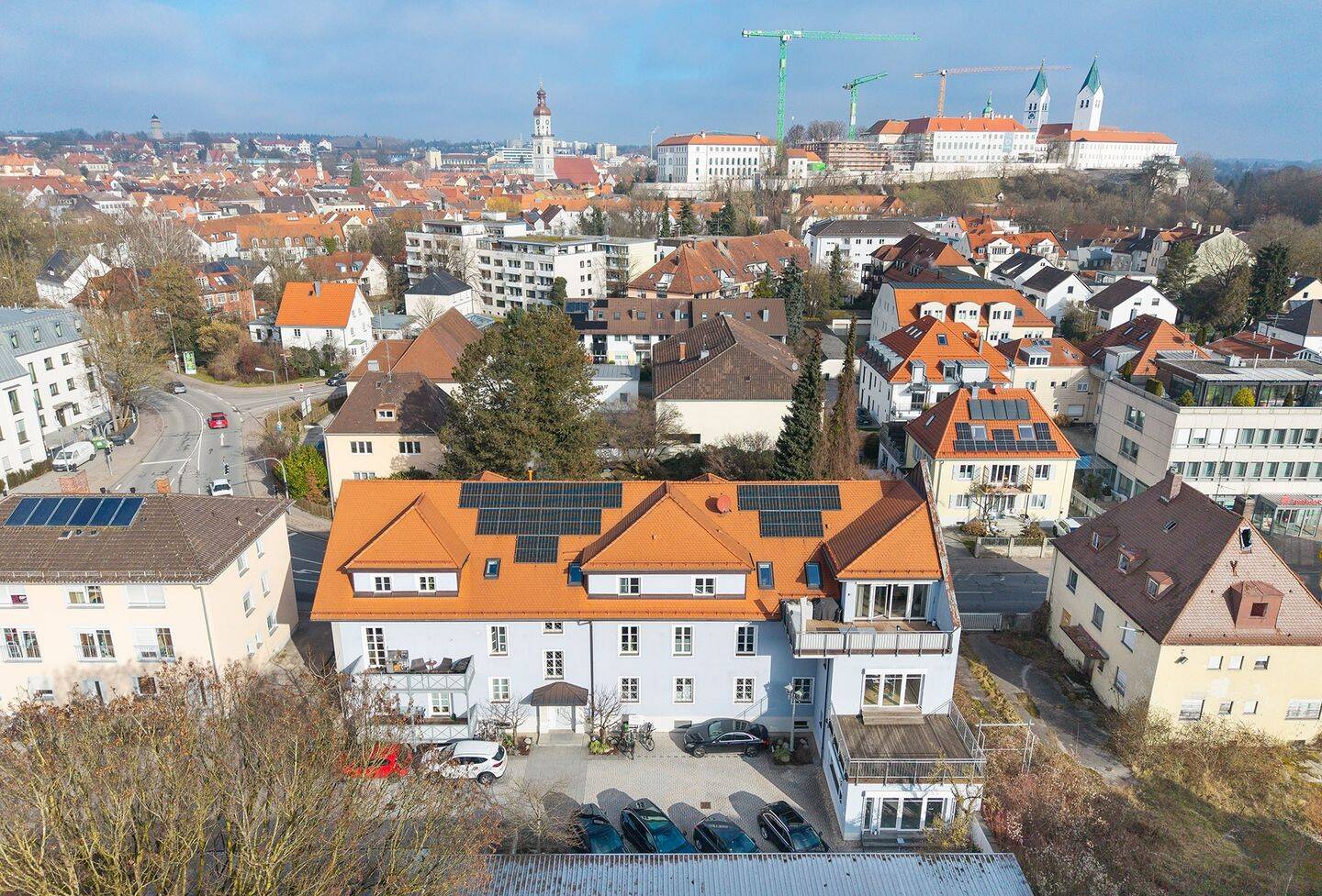 Oben wohnen, unten läuft’s! Charmanter Altbau mit Penthouse zur Eigennutzung + stabile Mieteinnahmen, 85354 Freising