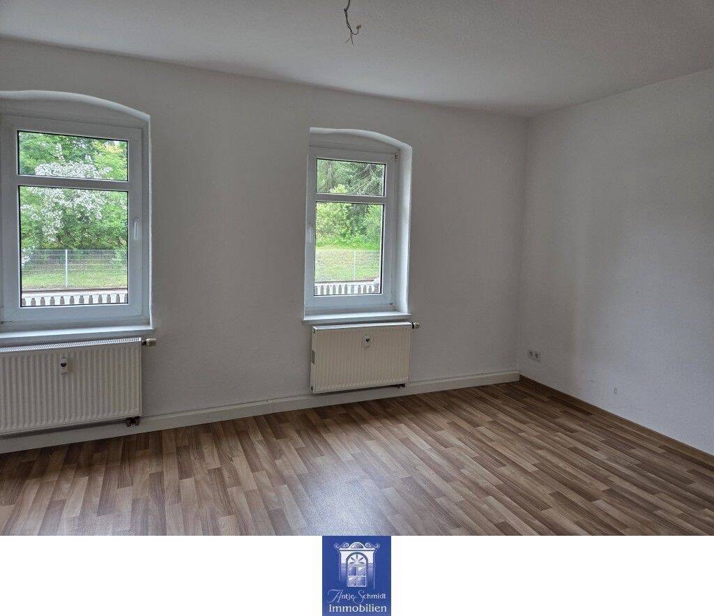 Gemütliche Wohnung mit großer Küche sowie Tageslichtbad mit Wanne!, 1705 Freital
