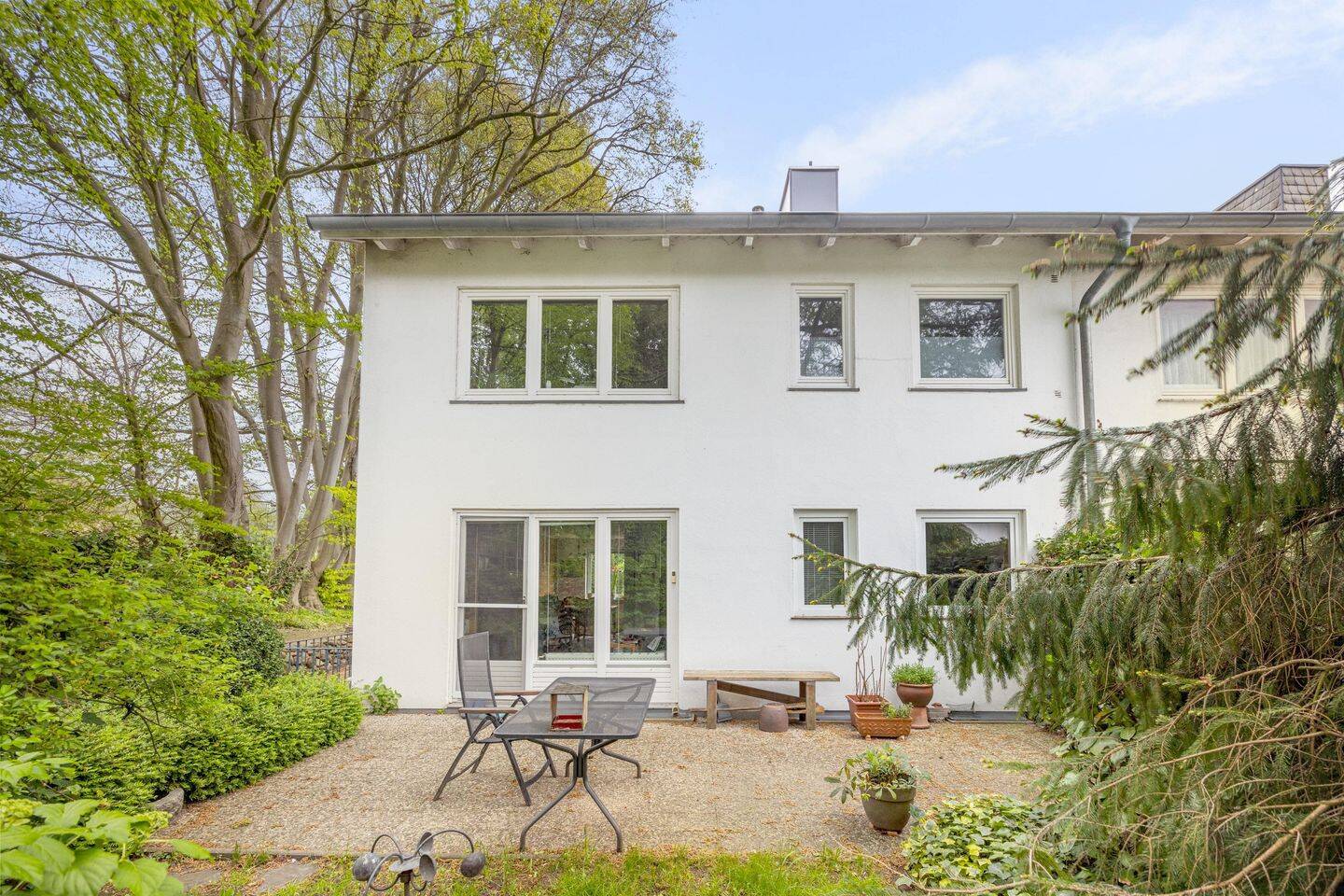 Familienfreundliches Reihenendhaus in ruhiger Endlage mit großem Grundstücksanteil, 22459 Hamburg (Eimsbüttel Niendorf Schnelsen)