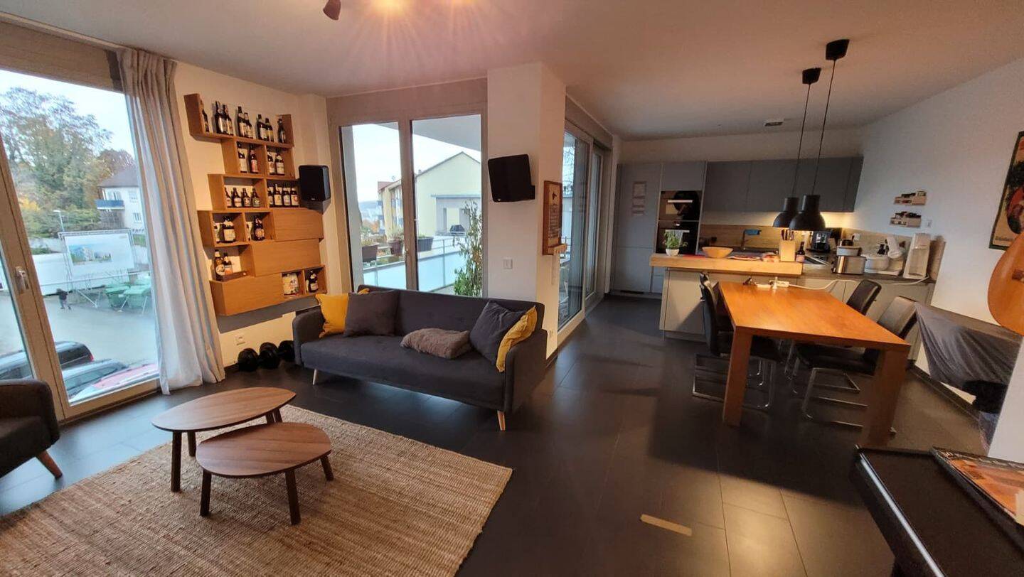 Exklusive, neuwertige 4-Zimmer-Wohnung mit Loggia und Premium-Ausstattung in Stuttgart-Feuerbach, 70469 Stuttgart (Feuerbach Zuffenhausen)