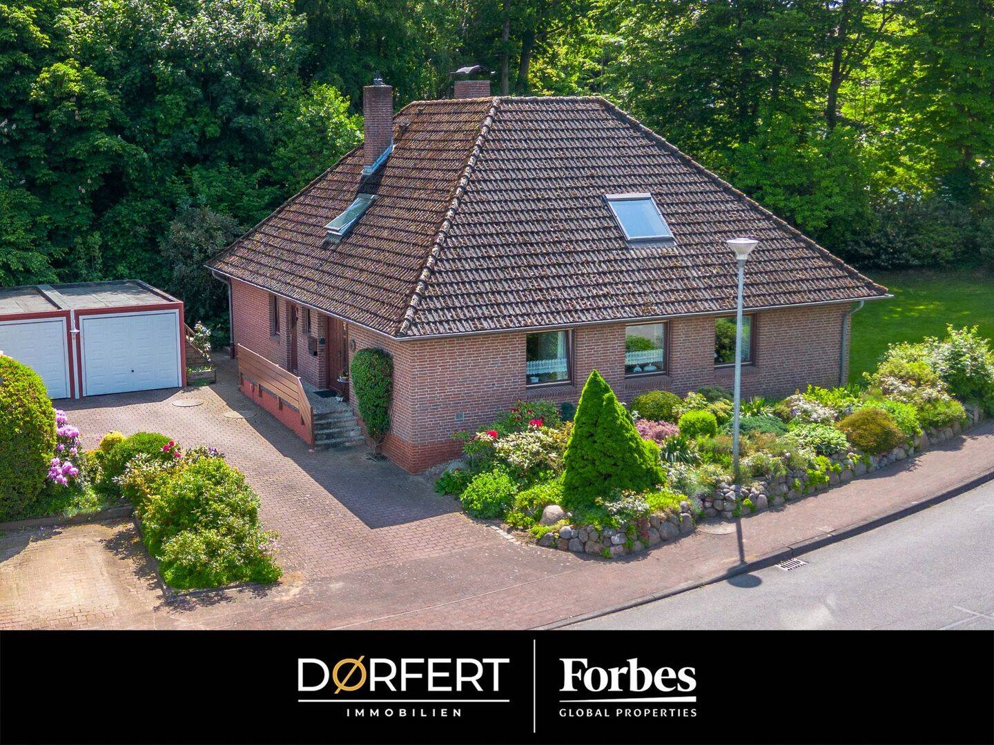 Großzügiges Einfamilienhaus mit Doppelgarage und Gartenparadies in Fahrdorf an der Schlei, 24857 Fahrdorf