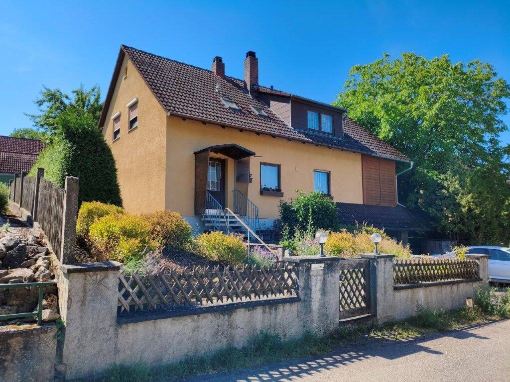 Süßes Einfamilienhaus aus den 60er Jahren mit 4 Zimmern sucht Familie mit Herz und Kreativität, 91583 Schillingsfürst
