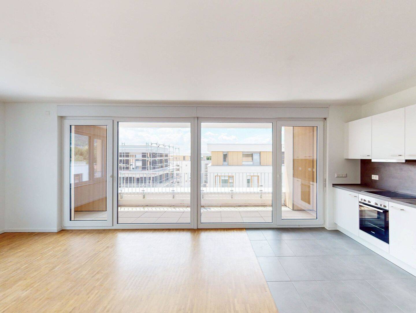 Die Klassische: 4 Zimmer, EBK und eine Loggia in Südostausrichtung, 69469 Weinheim