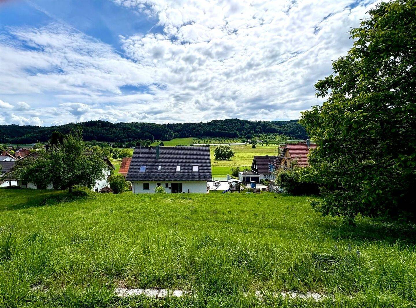 Großes Grundstück mit Weitblick in sonniger Ortsrandlage von Billafingen, 88696 Owingen