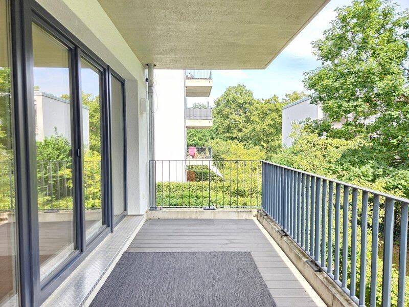 Lichtdurchflutete Etagenwohnung mit Balkon und hochwertiger Küche in Sachsenhausen, 60596 Frankfurt am Main (Sachsenhausen)