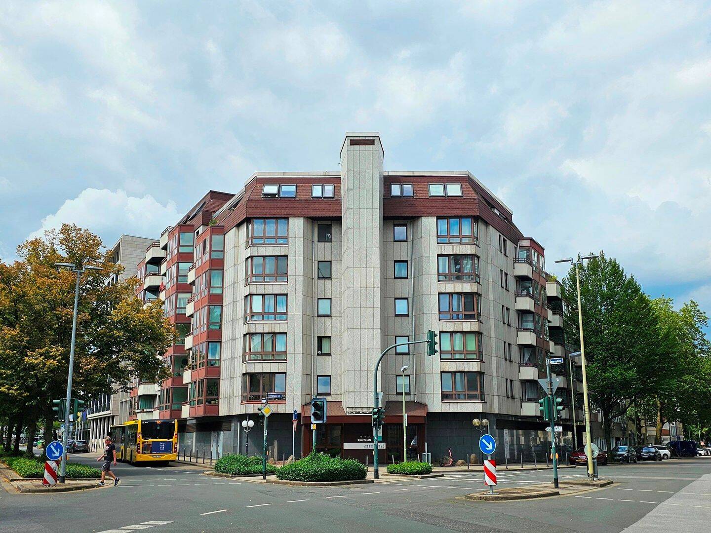 APARTMENT IN ZENTRALER LAGE – MIT TIEFGARAGE!!!, 45128 Essen (Südostviertel Südviertel)