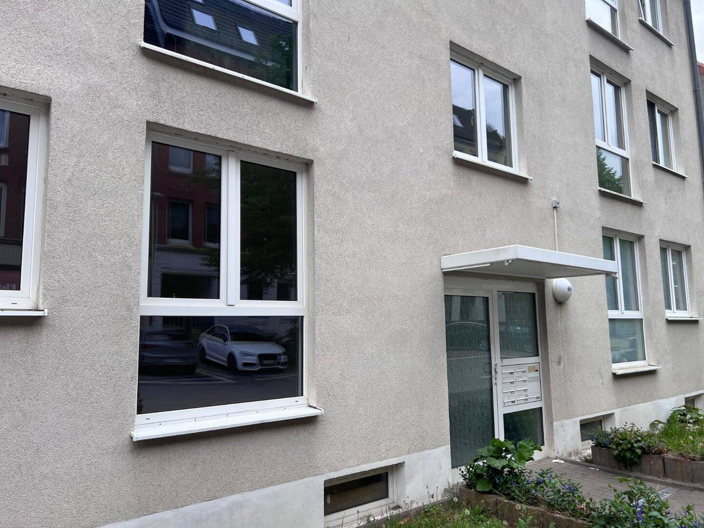 Schöne 2-Zimmer-Wohnung mit Balkon und Einbauküche in Kiel, 24113 Kiel (Gaarden-Süd Hassee)