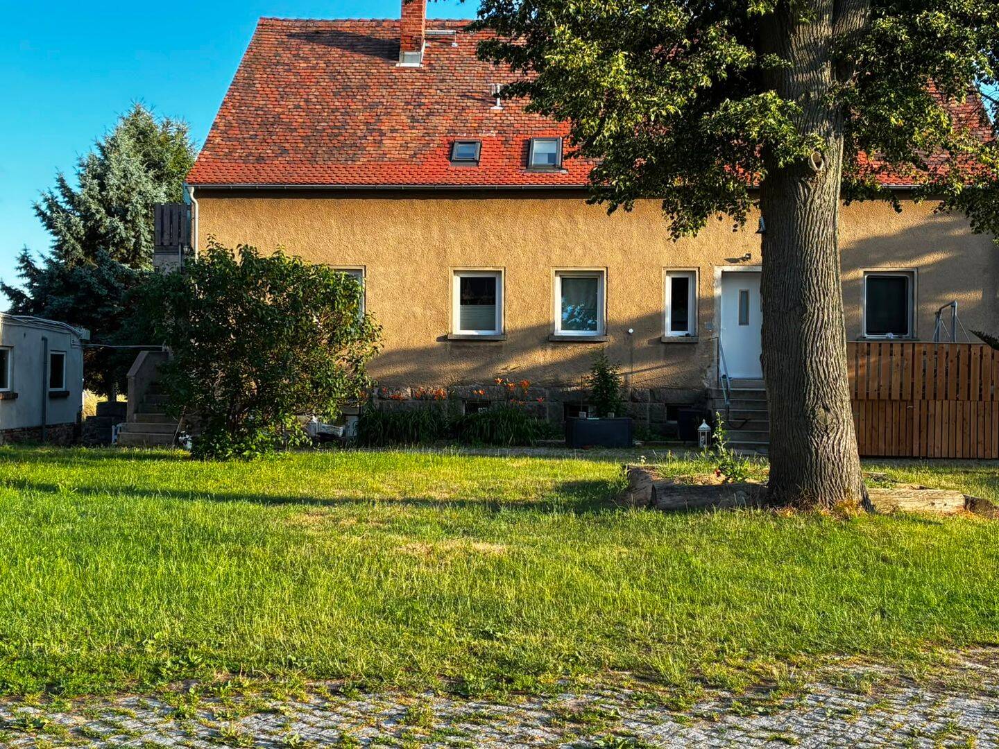 Doppelhaushälfte mit Garten und Ruhe für Familien oder Freiheitsliebende, 2708 Löbau