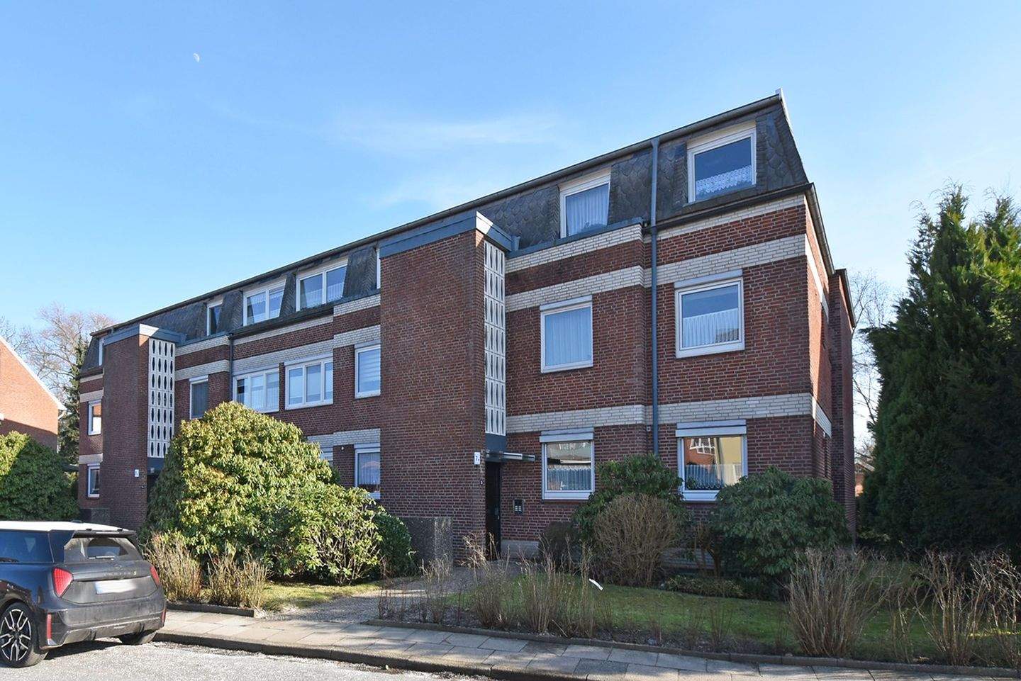 Zentral und top geschnitten: Helle, gut geschnittene 3-Zimmer-Wohnung mit Südbalkon und Stellplatz, 22113 Oststeinbek (Bergedorf)